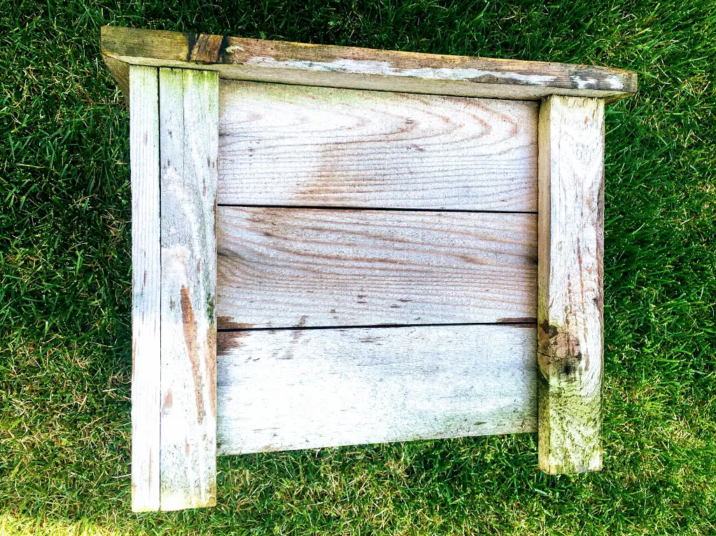 Easy way to rejuvenate weathered wood planters