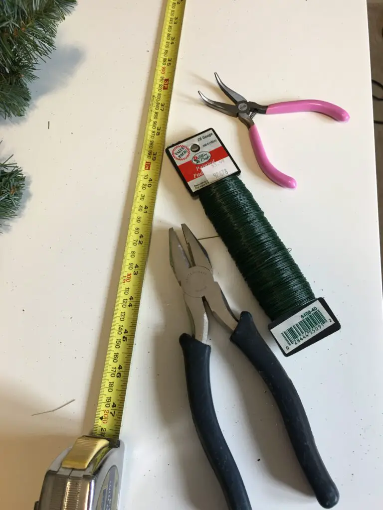tools used to construct the Christmas swag