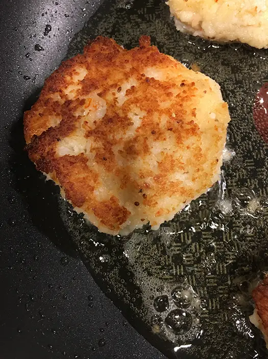 cooking delicious crab cakes