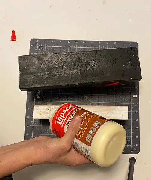 diy wood block snowman - add glue