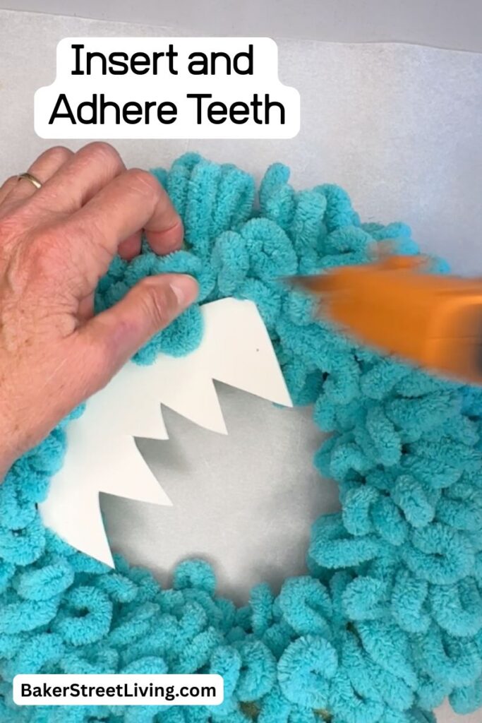DIY Monster Wreath - Teeth