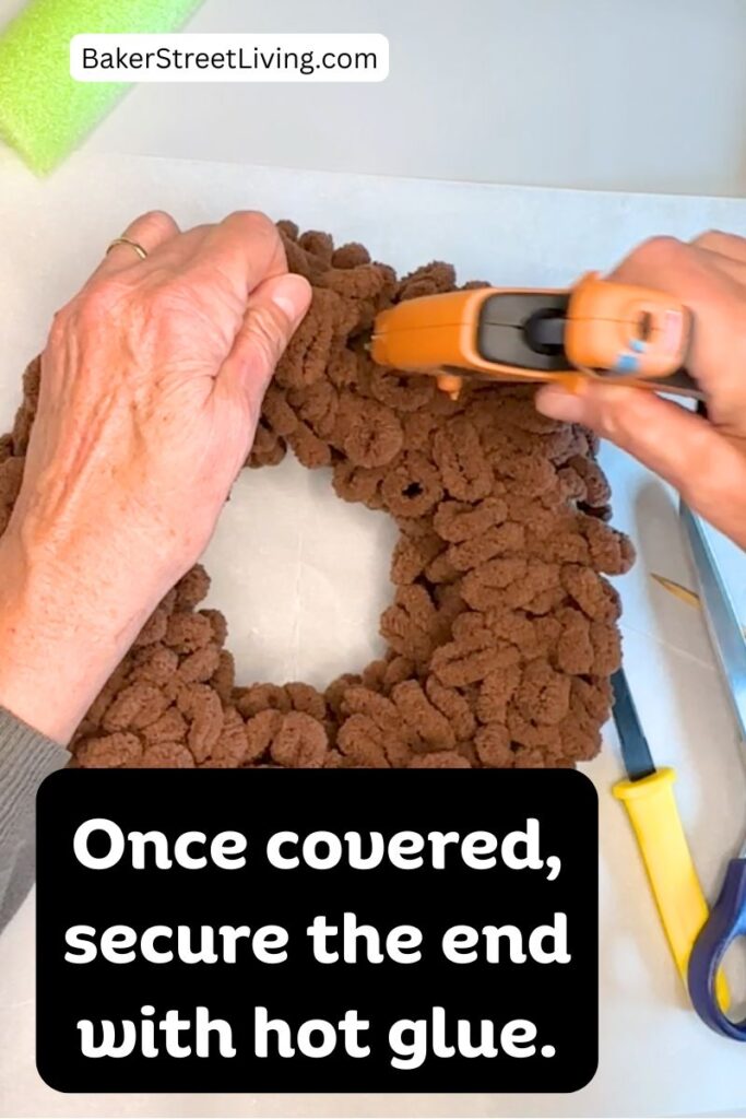 Making a DIY Reindeer Wreath with Loop Yarn